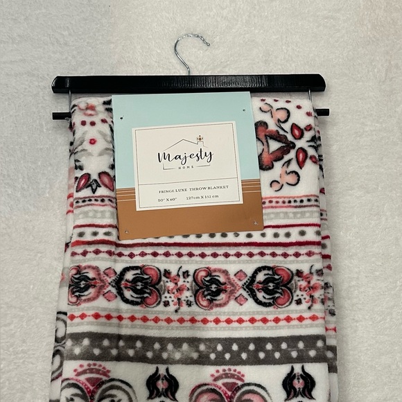 *New* Majesty Home Patterned Soft Fringe Luxe Throw Blanket 50” X 60” - Picture 3 of 4